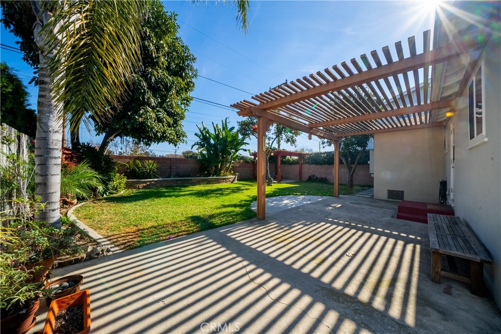 3838 Conquista Avenue