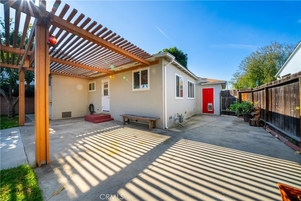 3838 Conquista Avenue