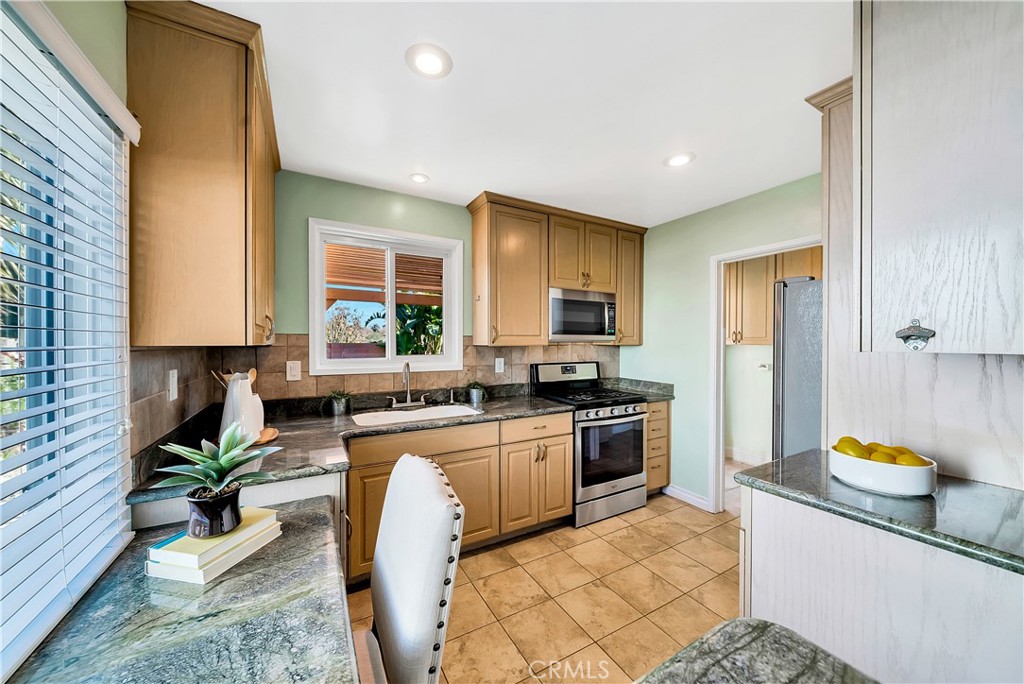 3838 Conquista Avenue