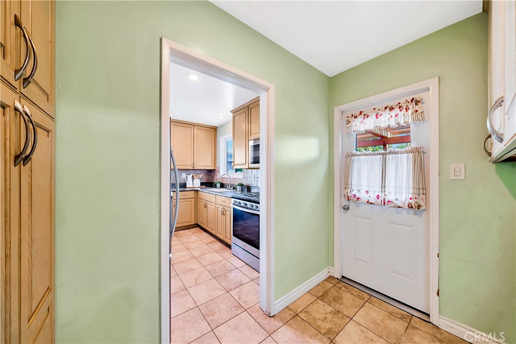 3838 Conquista Avenue