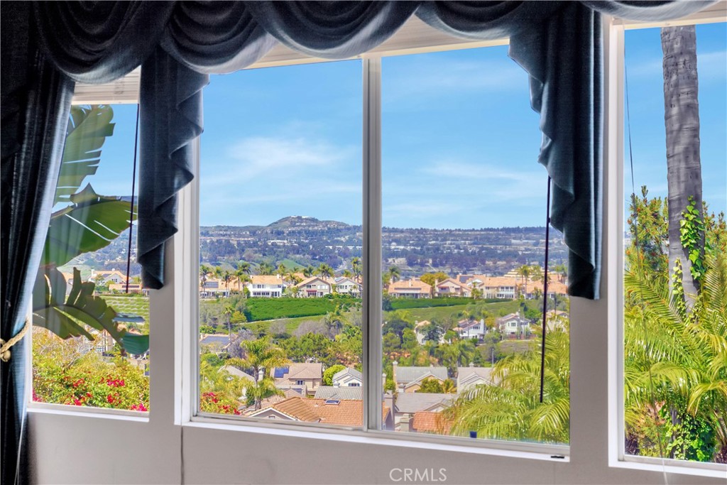 28655 Via Pasatiempo