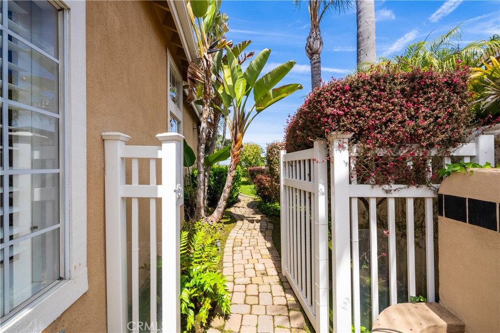 28655 Via Pasatiempo