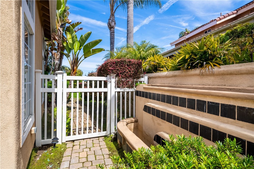 28655 Via Pasatiempo