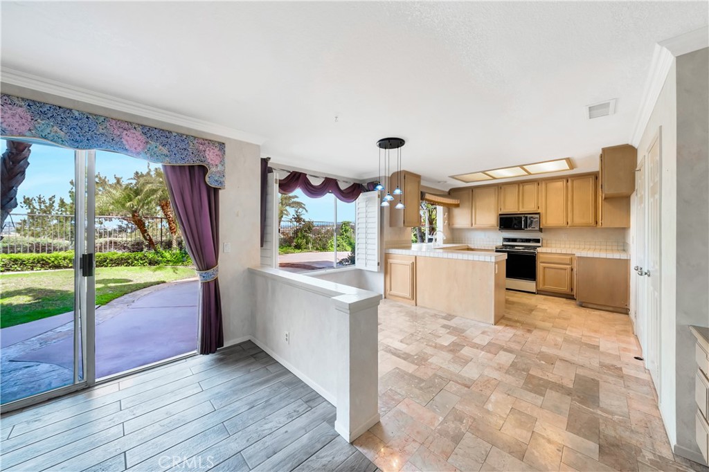 28655 Via Pasatiempo