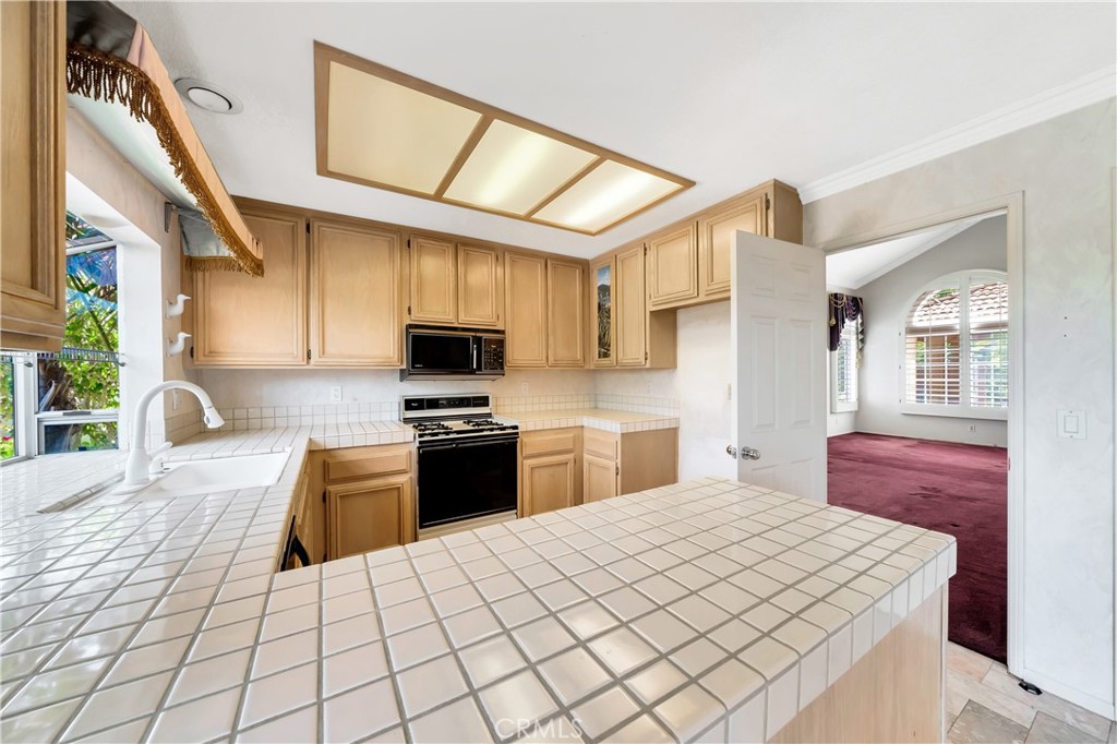 28655 Via Pasatiempo