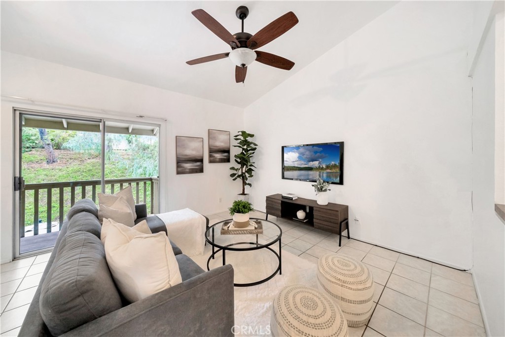 23251 La Glorieta 66