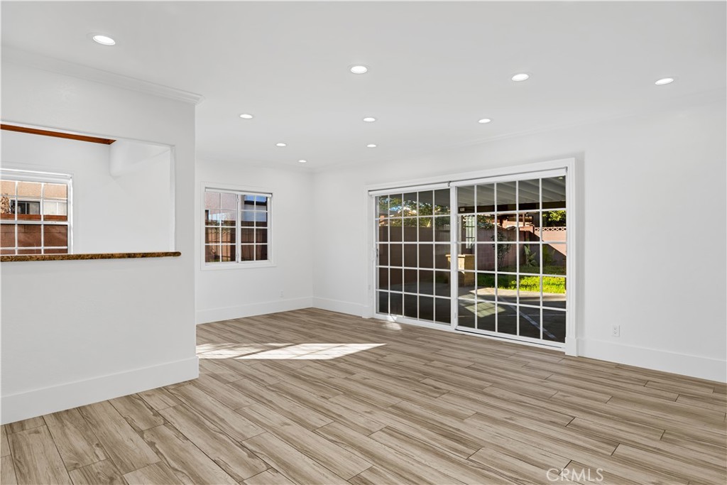 1125 W Hampshire