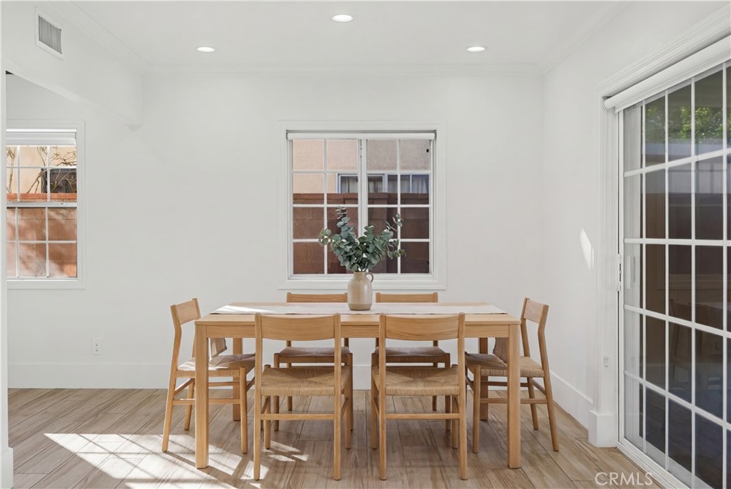 1125 W Hampshire