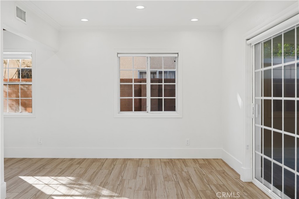 1125 W Hampshire