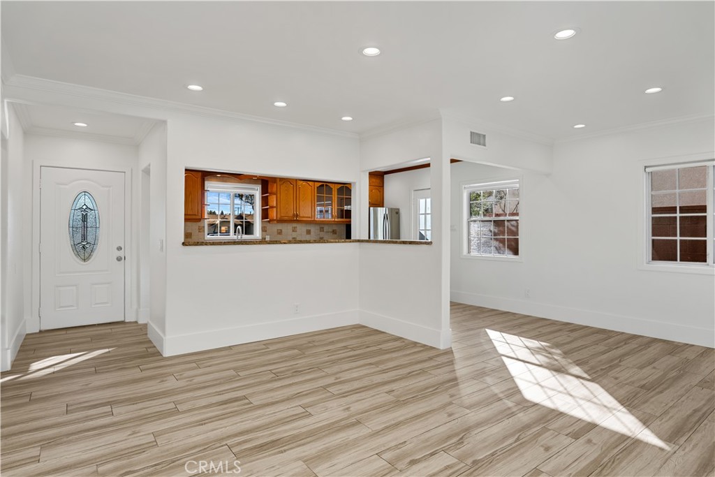 1125 W Hampshire
