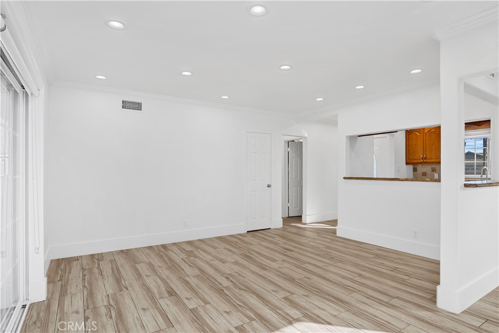 1125 W Hampshire