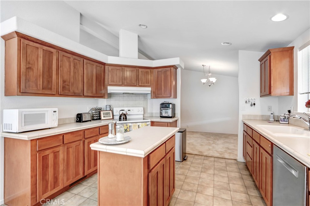 18601 Newland Street 102