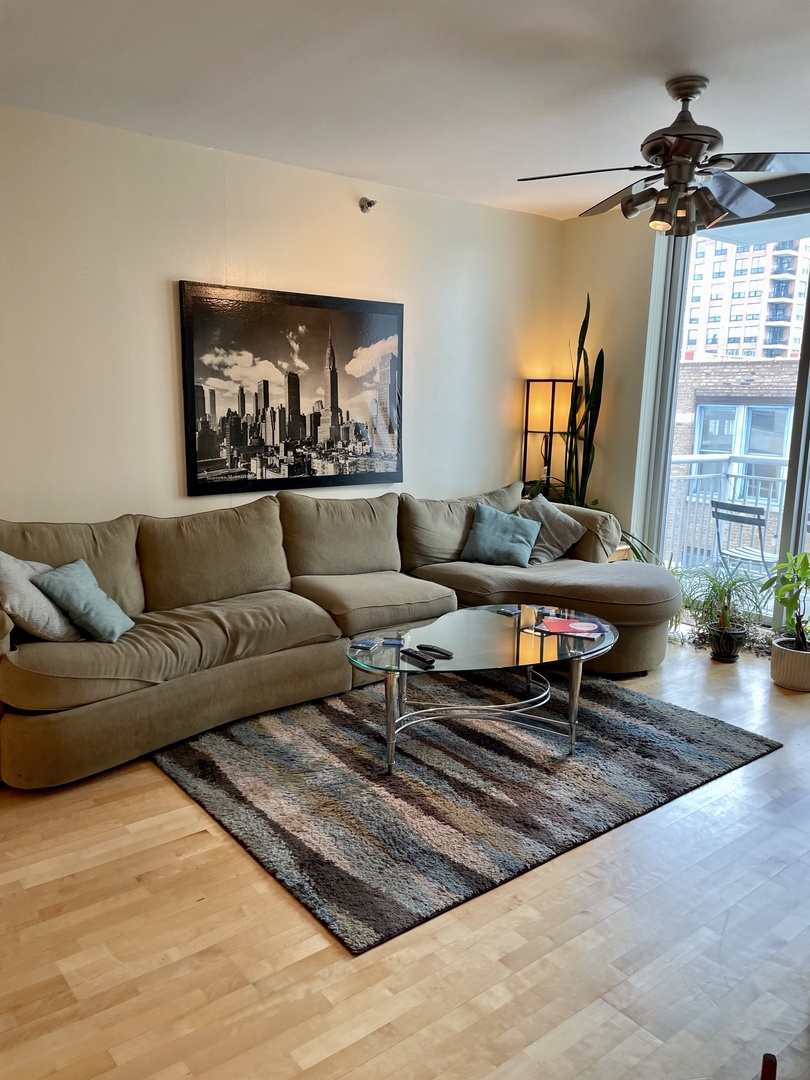 421 W HURON Street Unit: 808