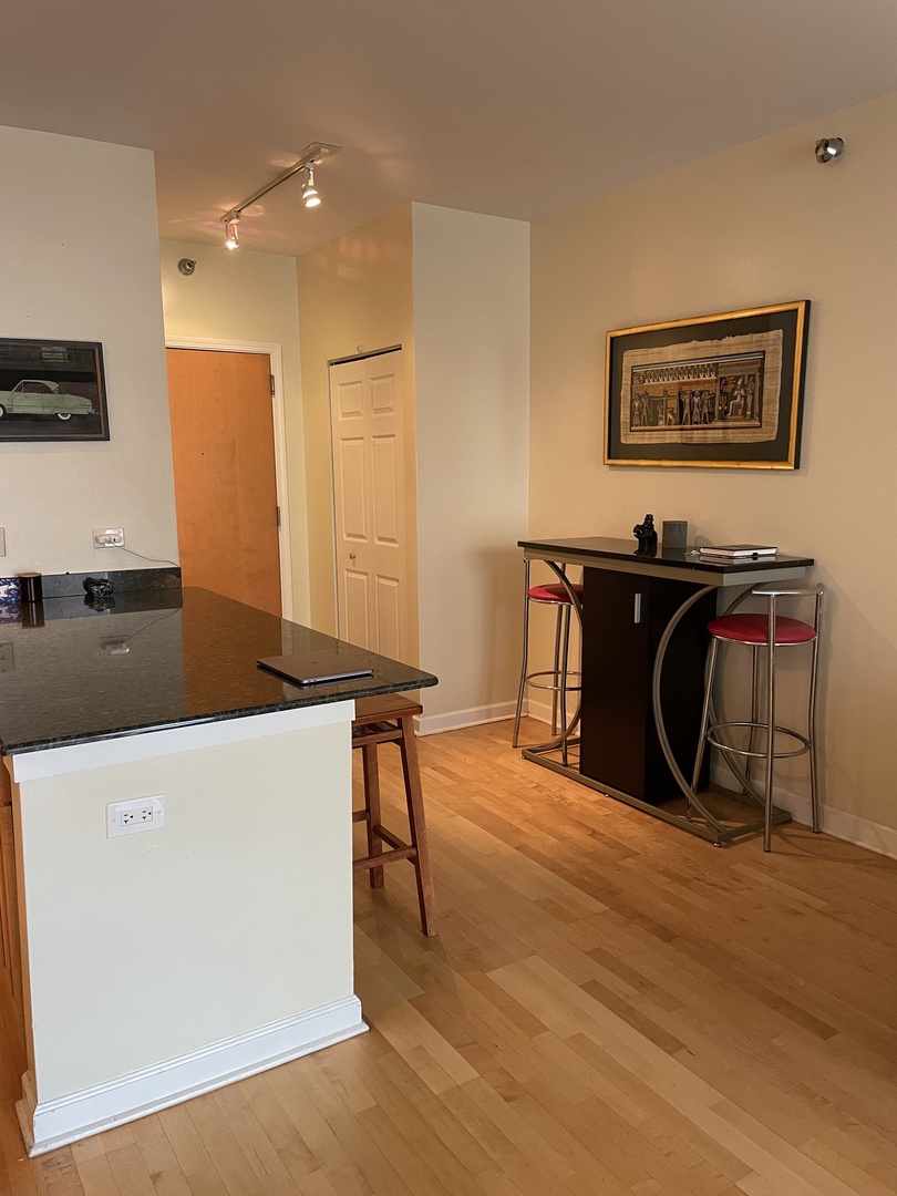 421 W HURON Street Unit: 808