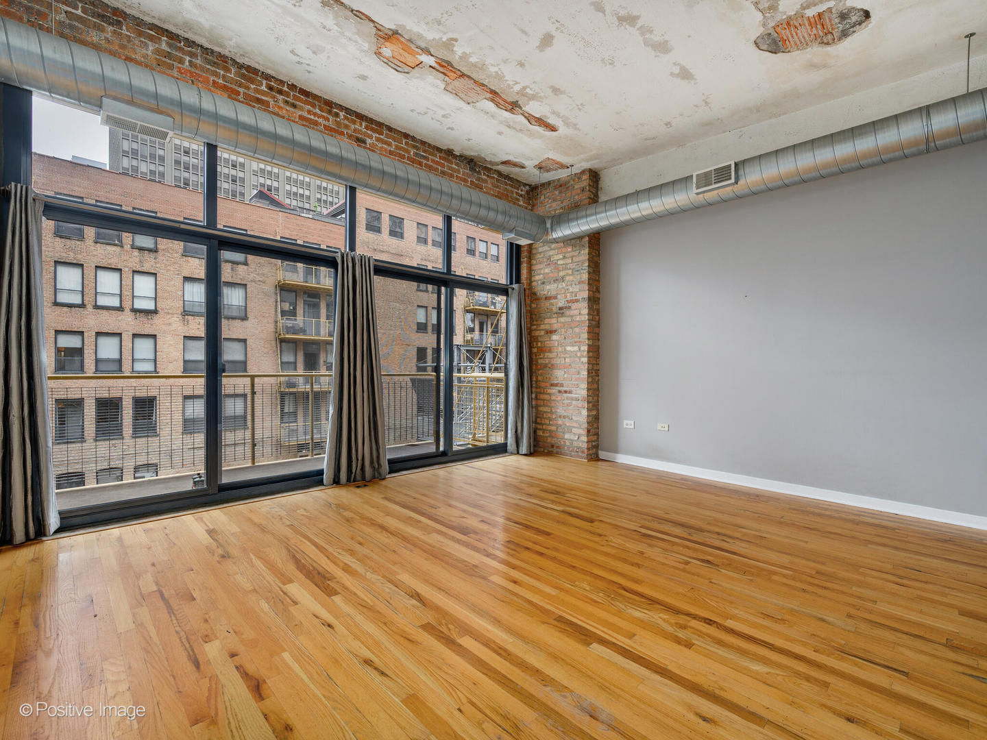 1910 S Indiana Avenue Unit: 319