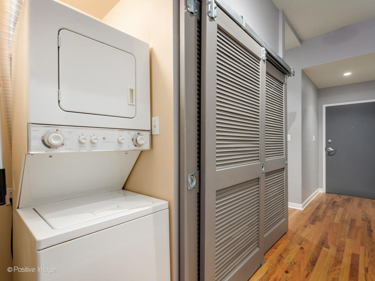 1910 S Indiana Avenue Unit: 319