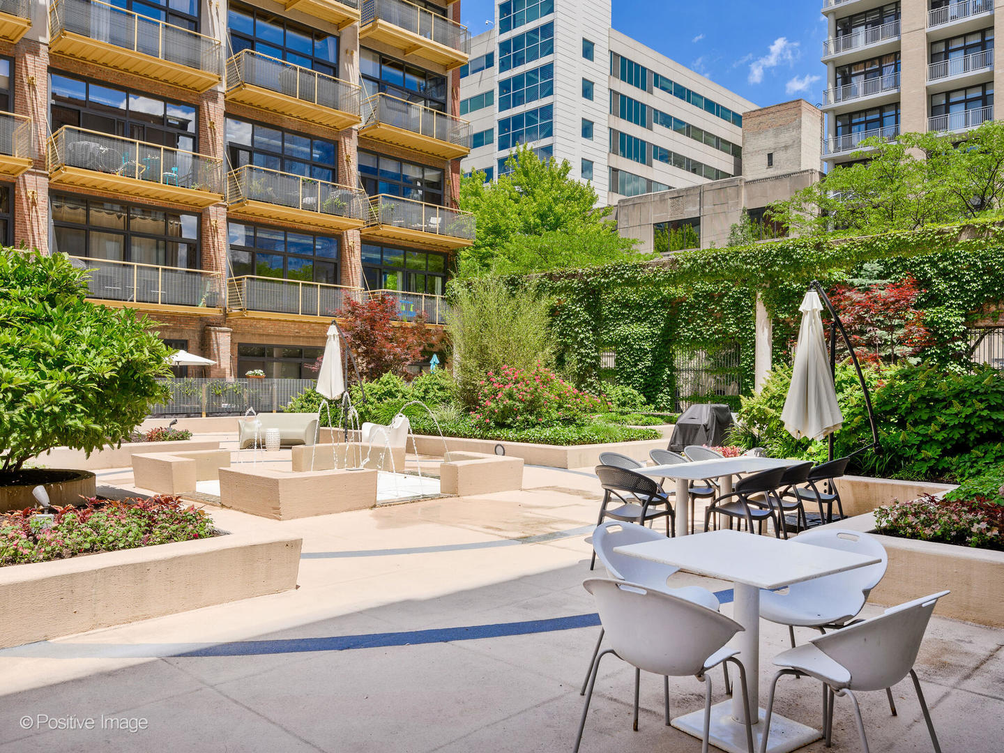 1910 S Indiana Avenue Unit: 319