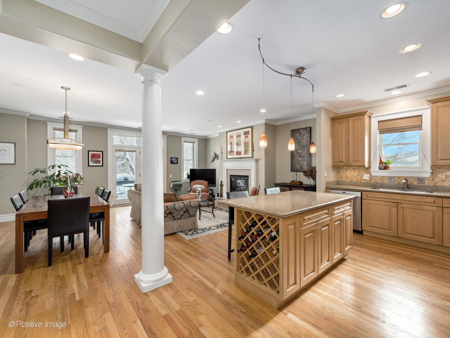 1368 N Mohawk Street Unit: 2S