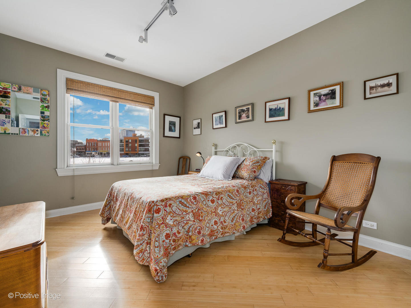 1368 N Mohawk Street Unit: 2S