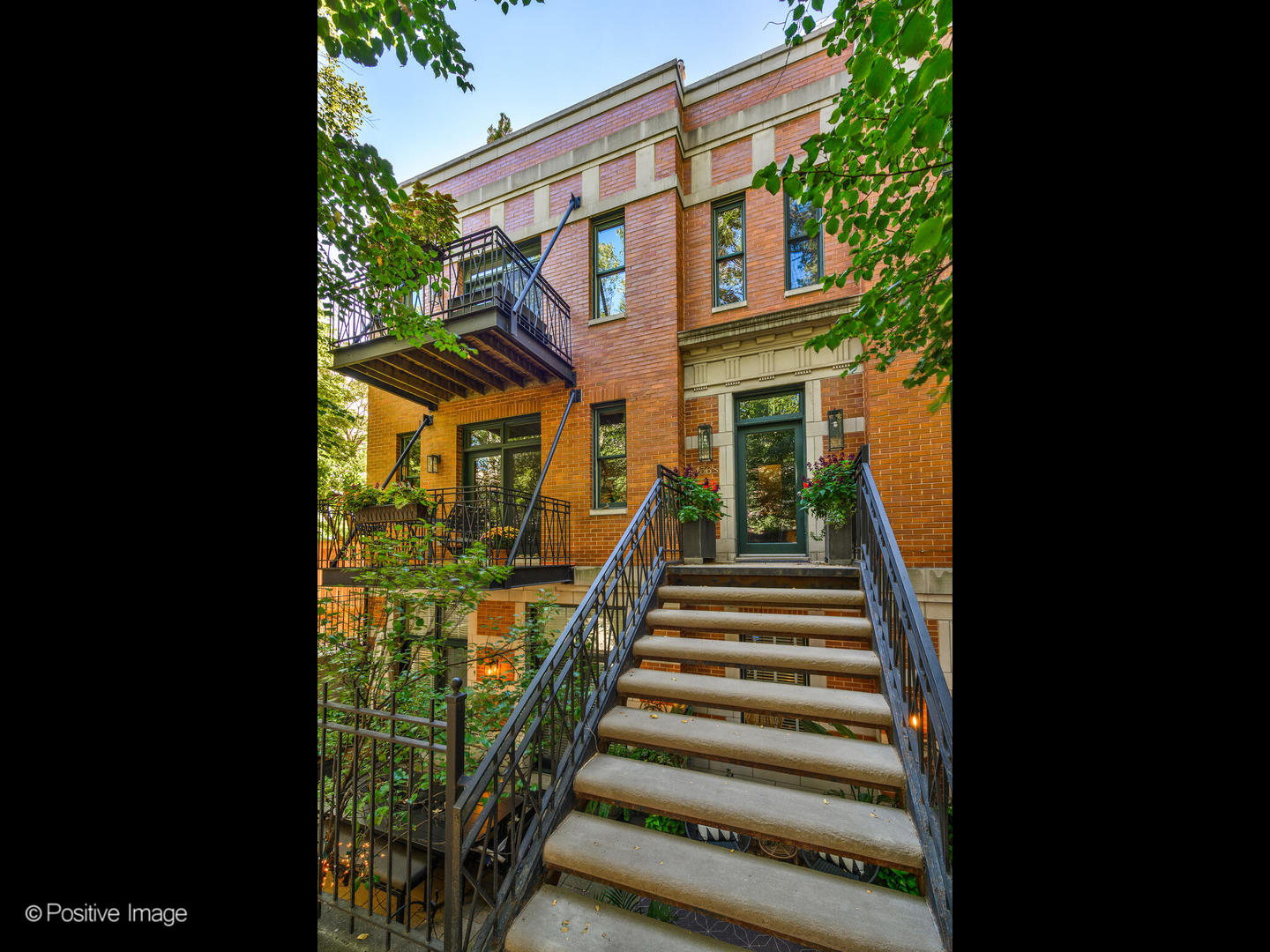 1368 N Mohawk Street Unit: 2S