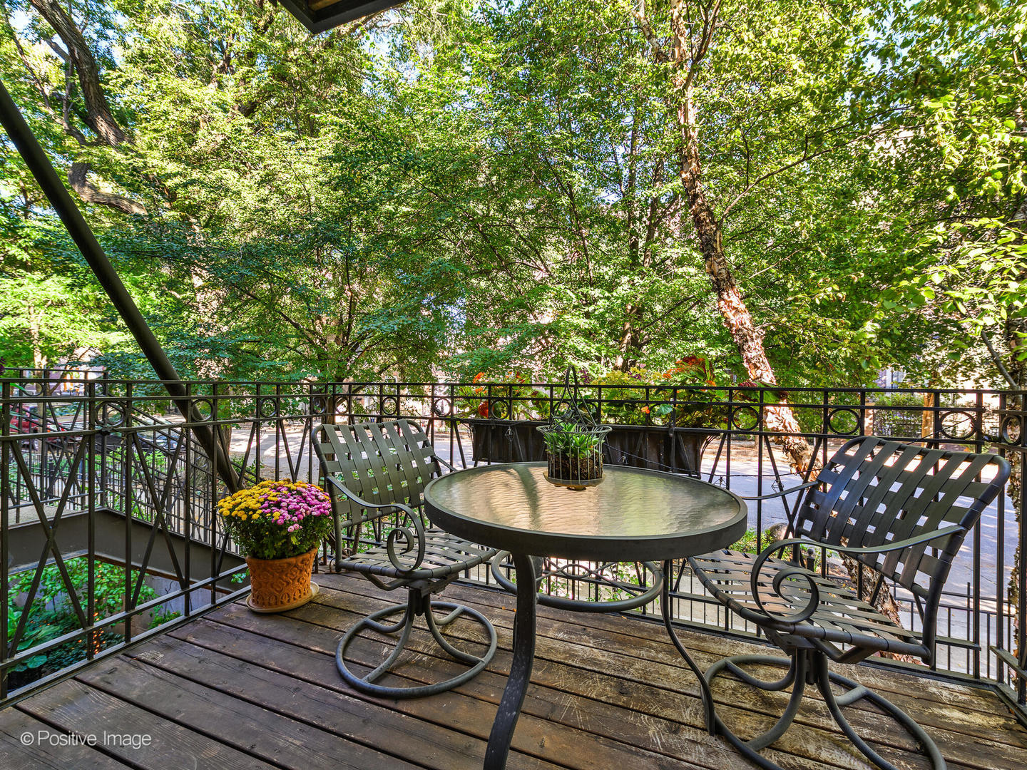 1368 N Mohawk Street Unit: 2S