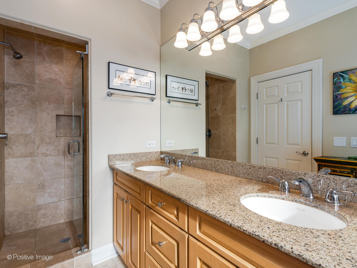 1368 N Mohawk Street Unit: 2S