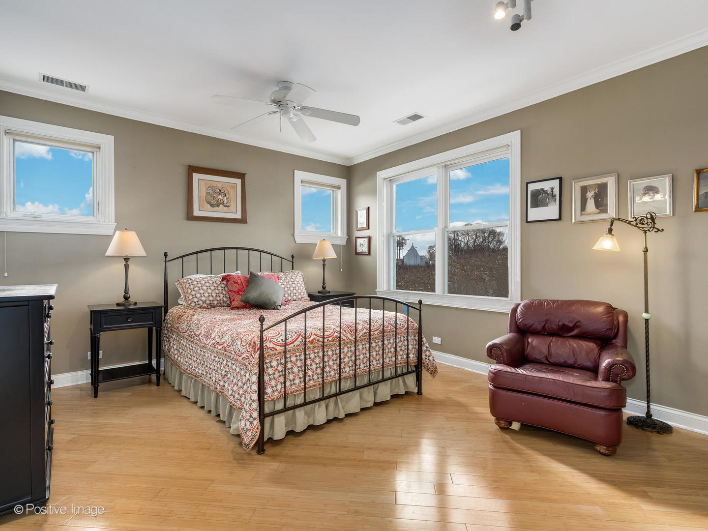 1368 N Mohawk Street Unit: 2S