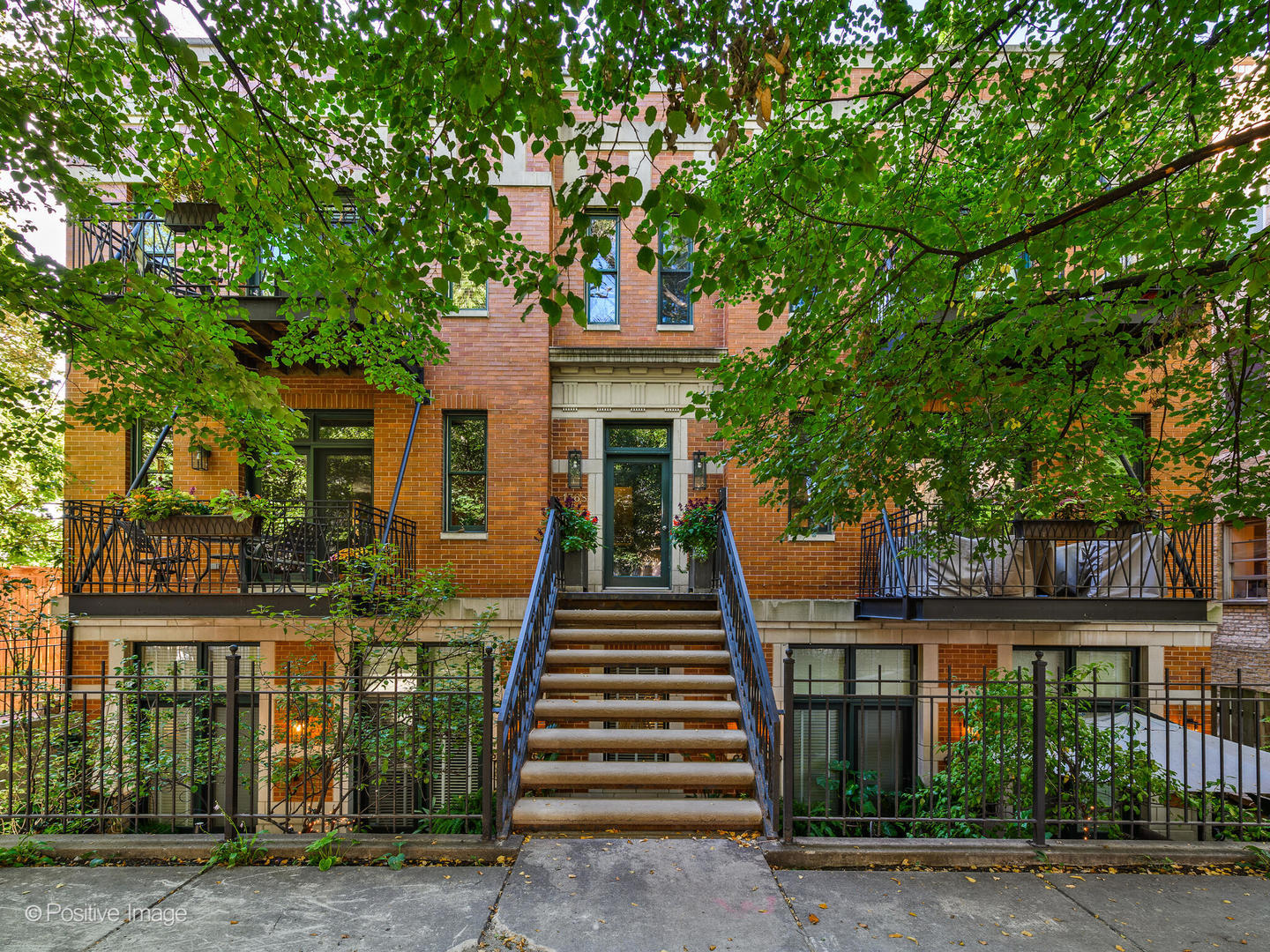 1368 N Mohawk Street Unit: 2S