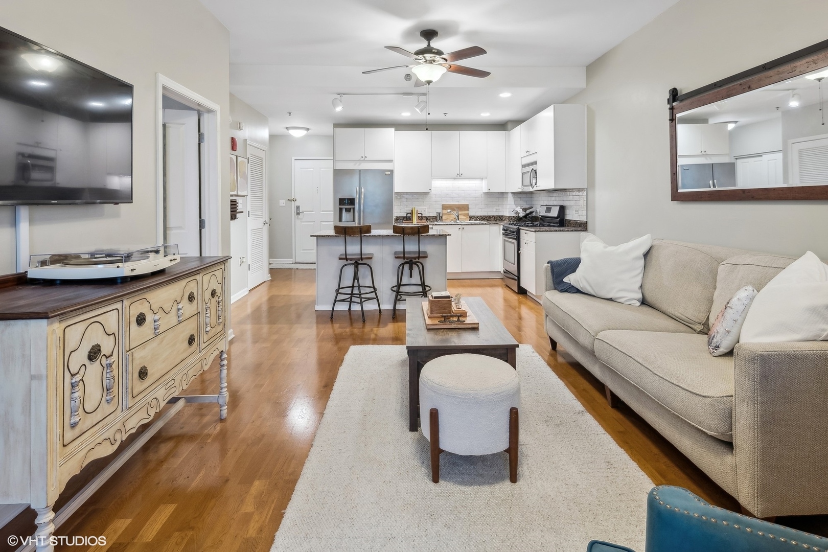 828 W Grace Street Unit: 1205