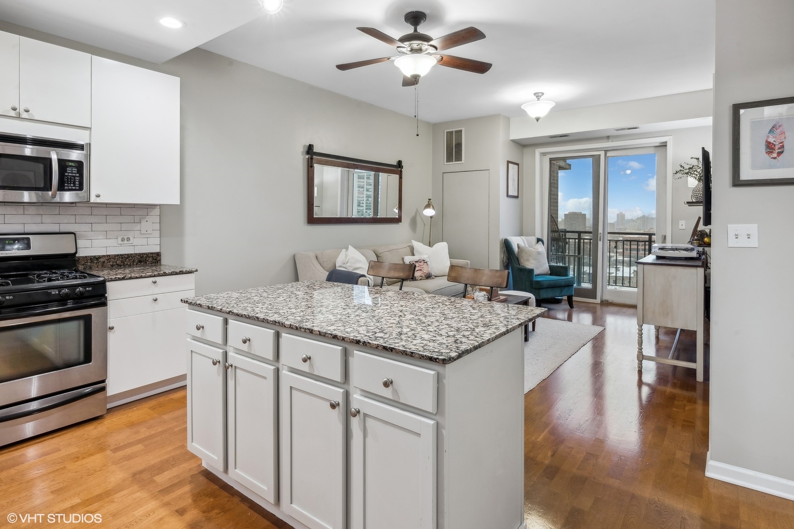 828 W Grace Street Unit: 1205