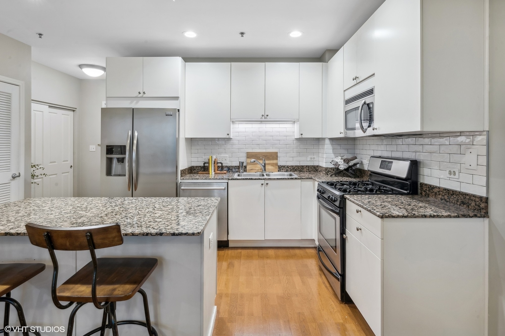 828 W Grace Street Unit: 1205
