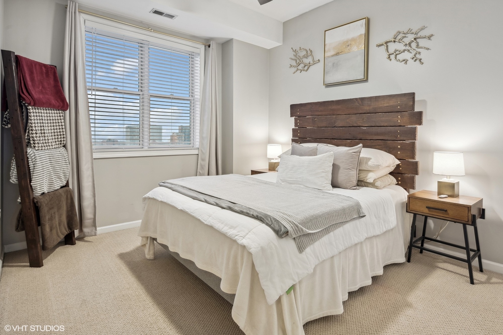 828 W Grace Street Unit: 1205