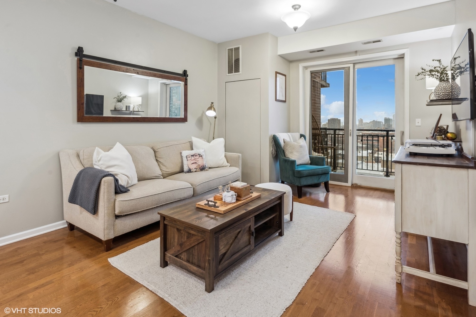 828 W Grace Street Unit: 1205