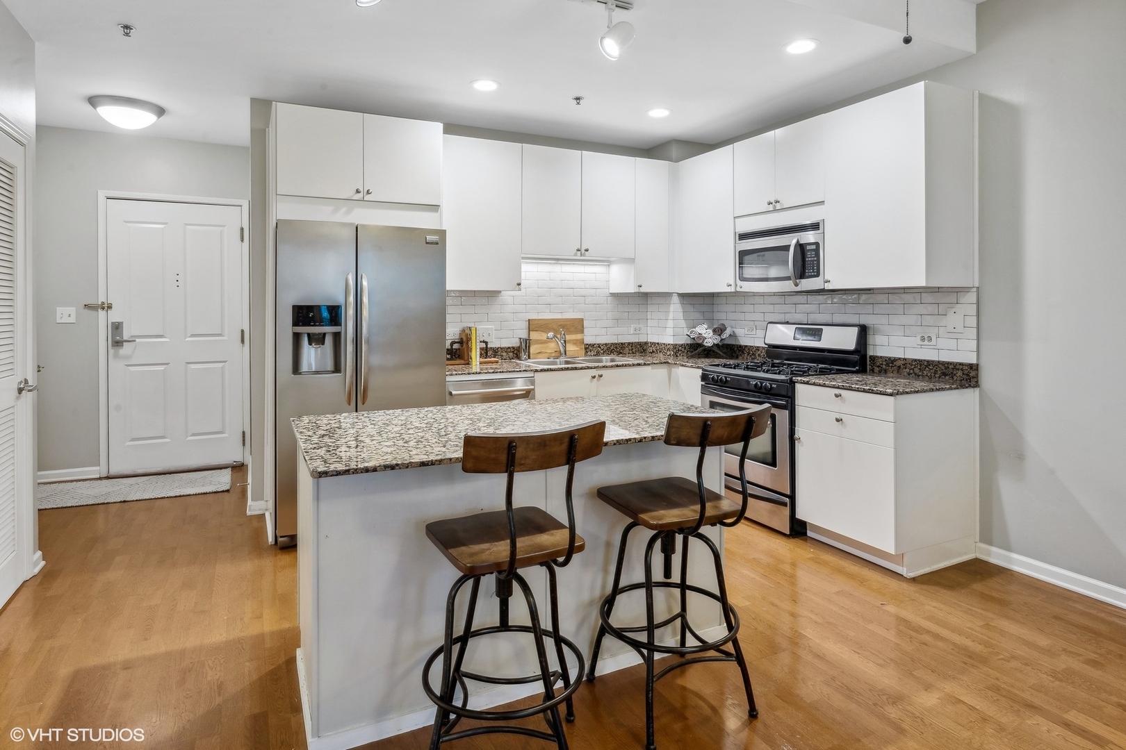 828 W Grace Street Unit: 1205