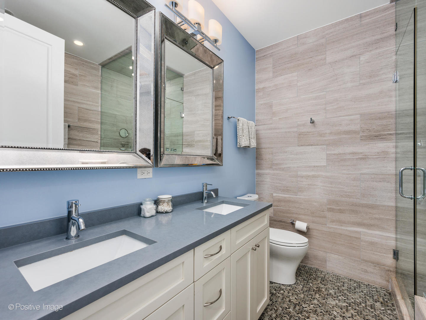 2219 W Wabansia Avenue Unit: 1E