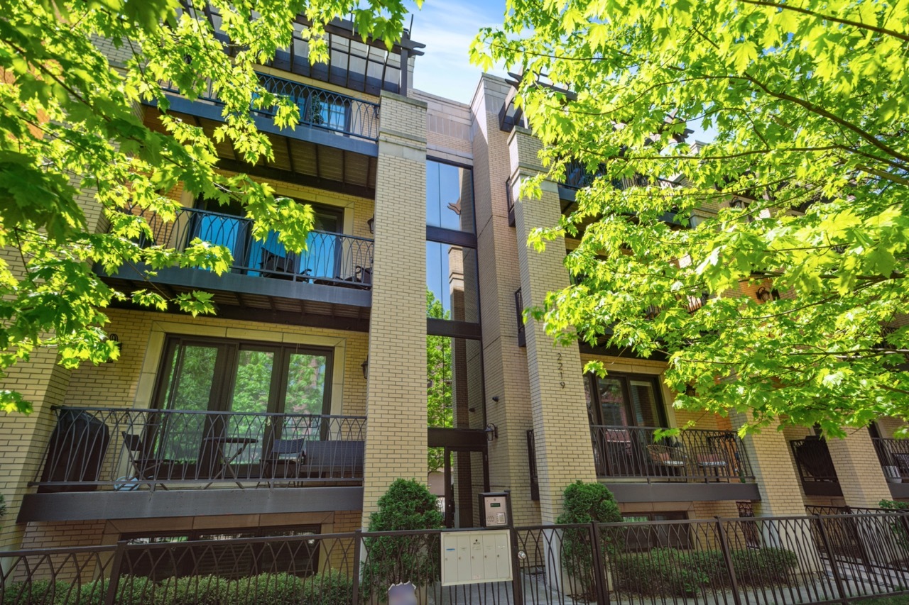 2219 W Wabansia Avenue Unit: 1E