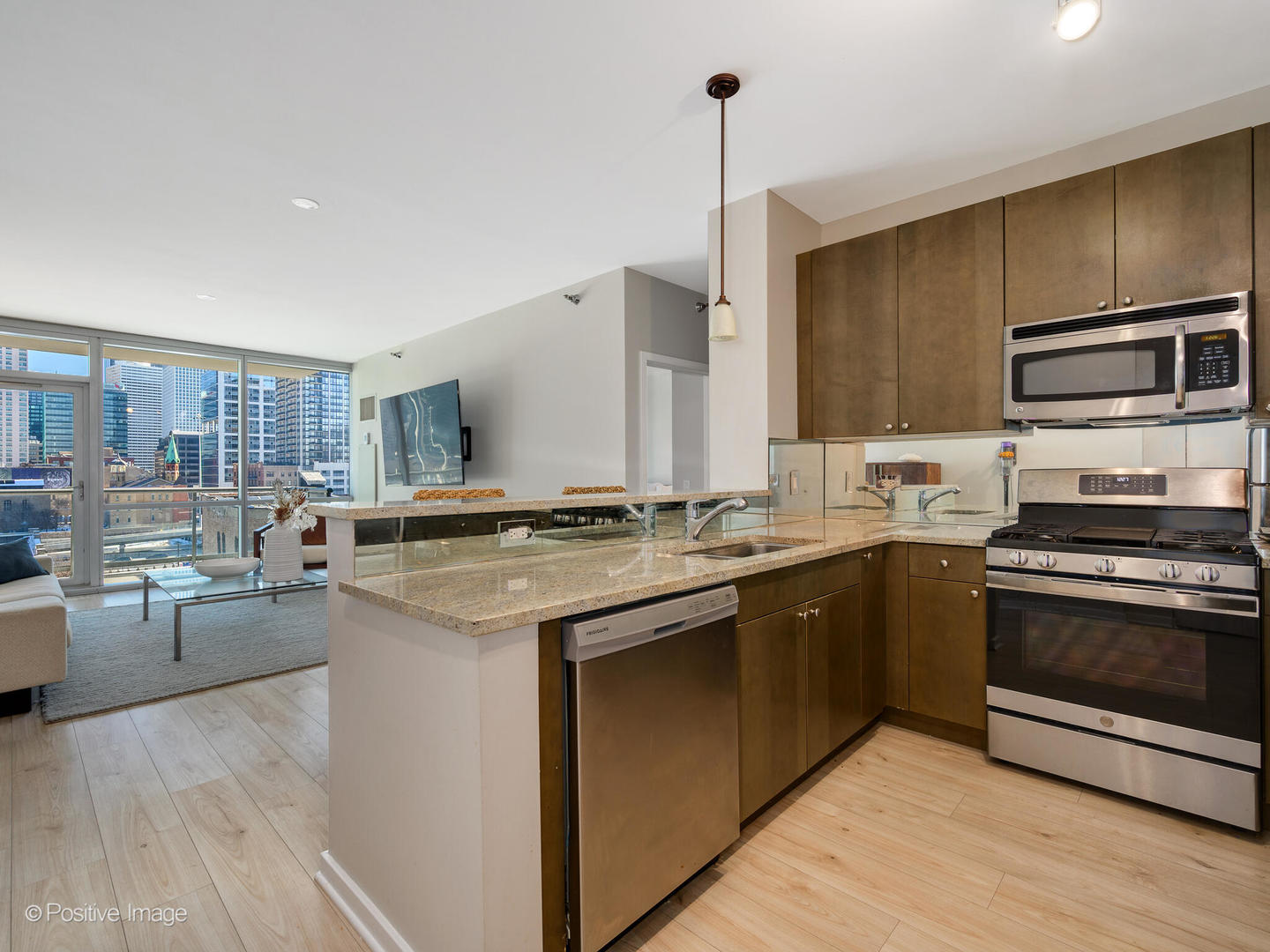 125 S GREEN Street Unit: 604A