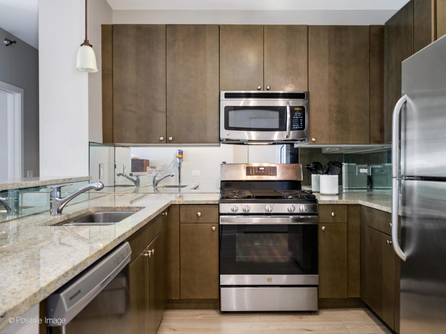 125 S GREEN Street Unit: 604A