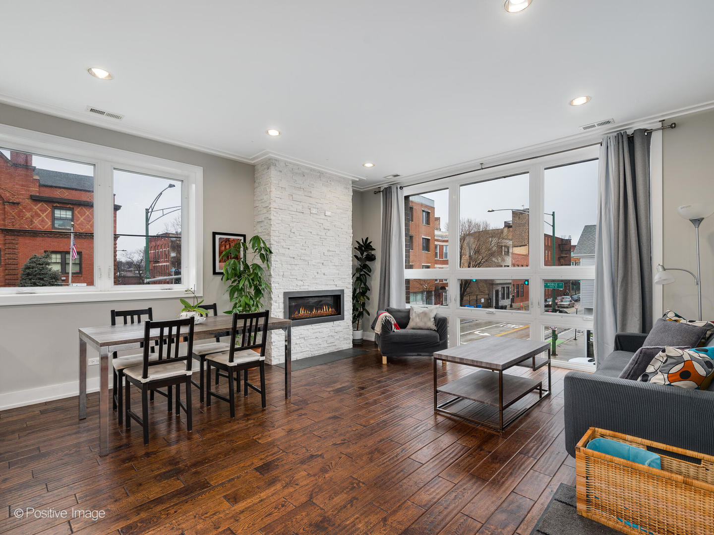 956 N Noble Street Unit: 2N