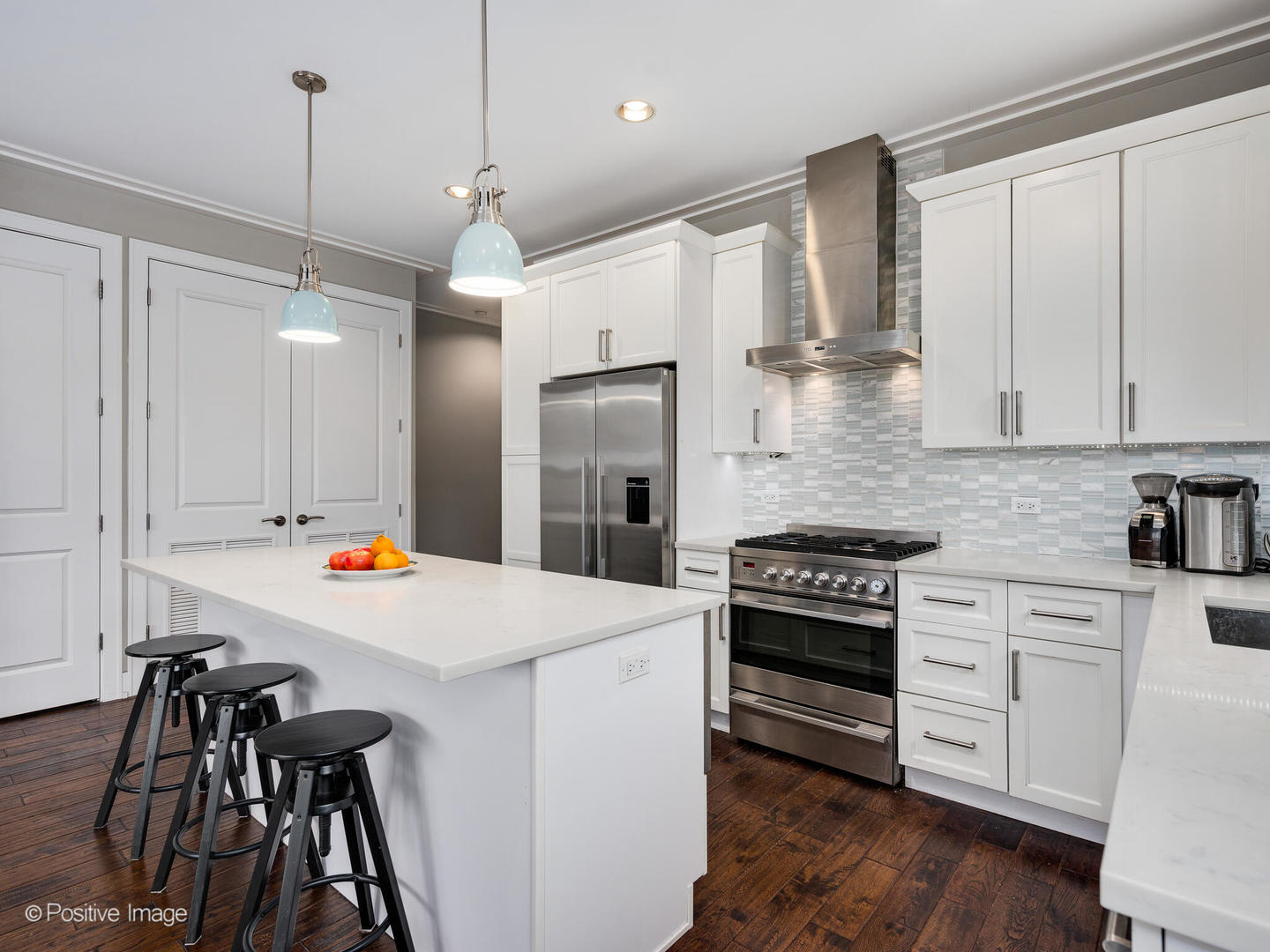 956 N Noble Street Unit: 2N