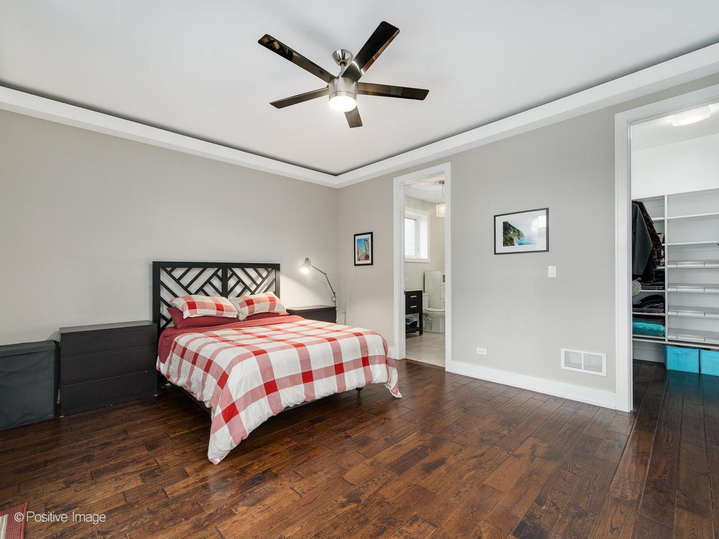 956 N Noble Street Unit: 2N