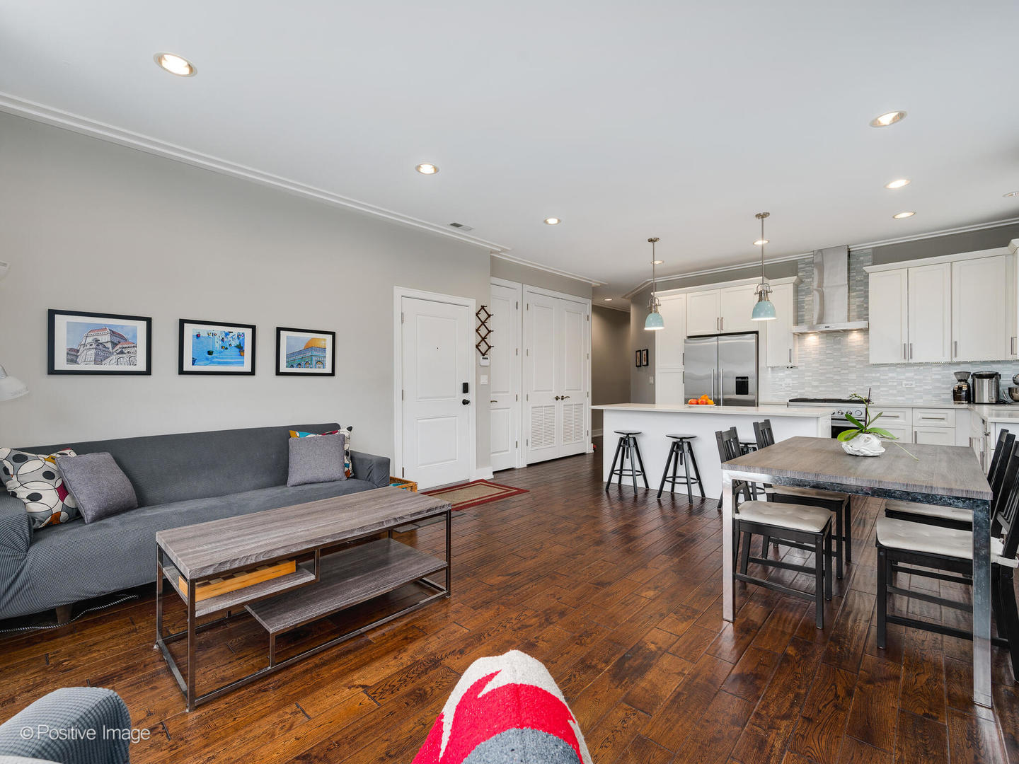 956 N Noble Street Unit: 2N