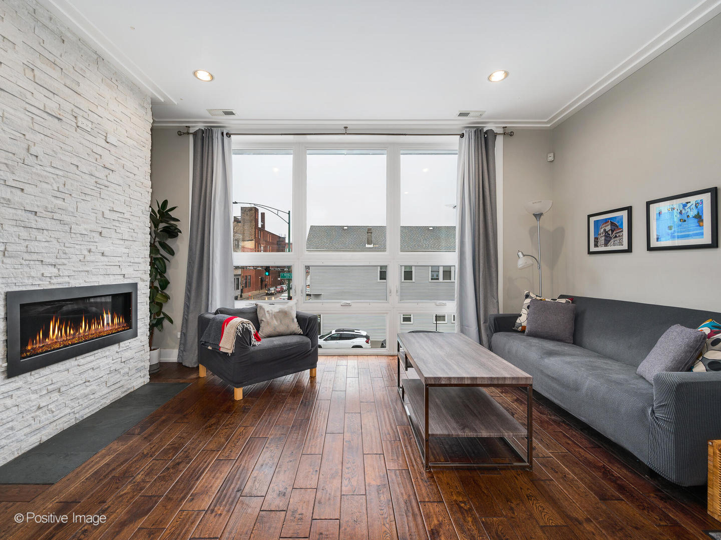 956 N Noble Street Unit: 2N