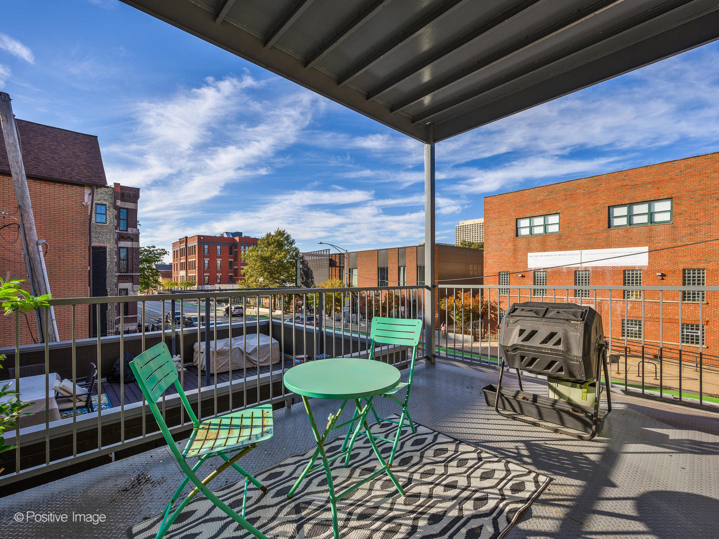 956 N Noble Street Unit: 2N