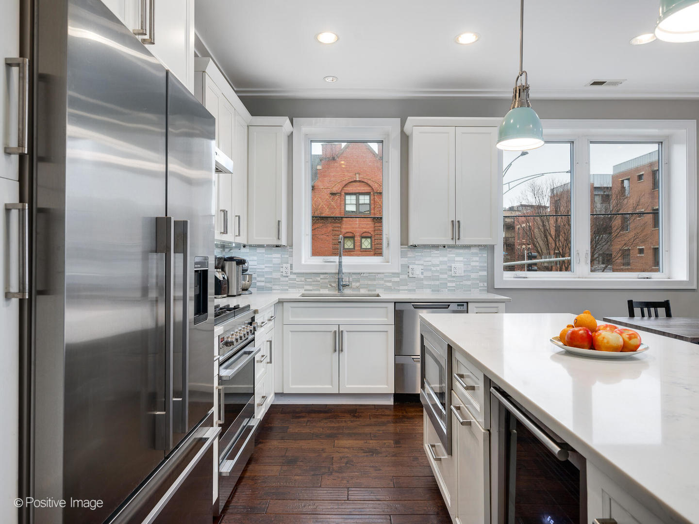 956 N Noble Street Unit: 2N