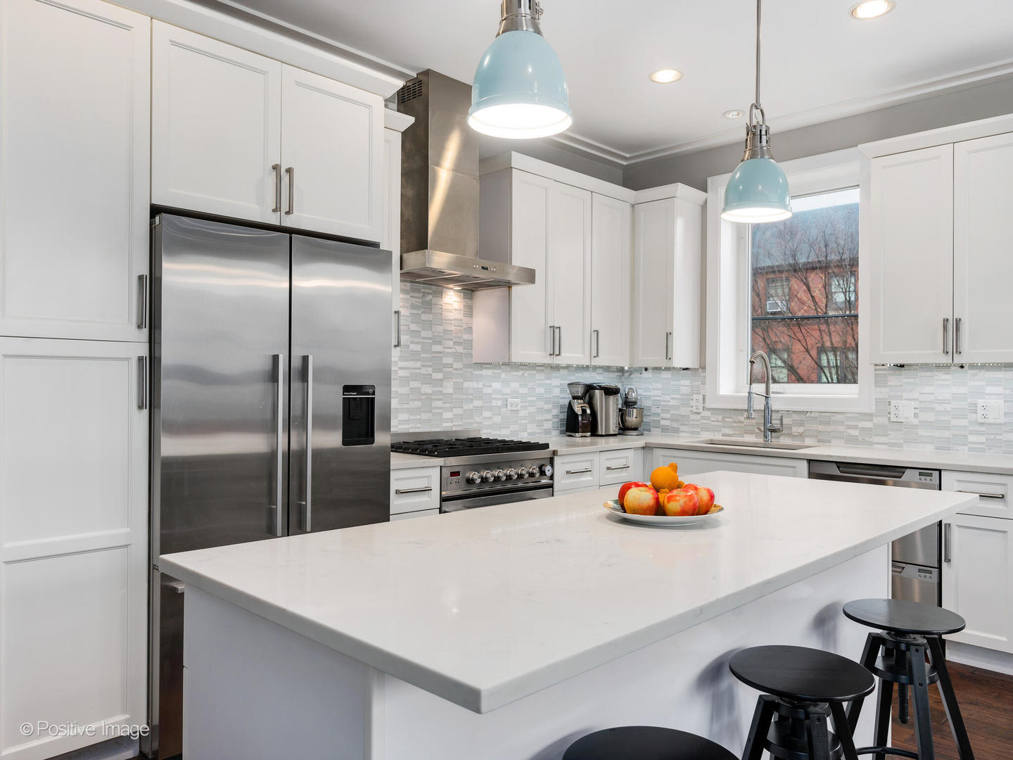 956 N Noble Street Unit: 2N