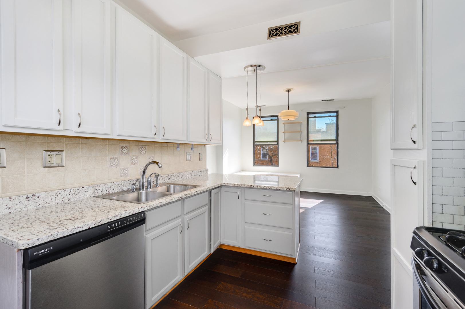 1958 W George Street Unit: 2