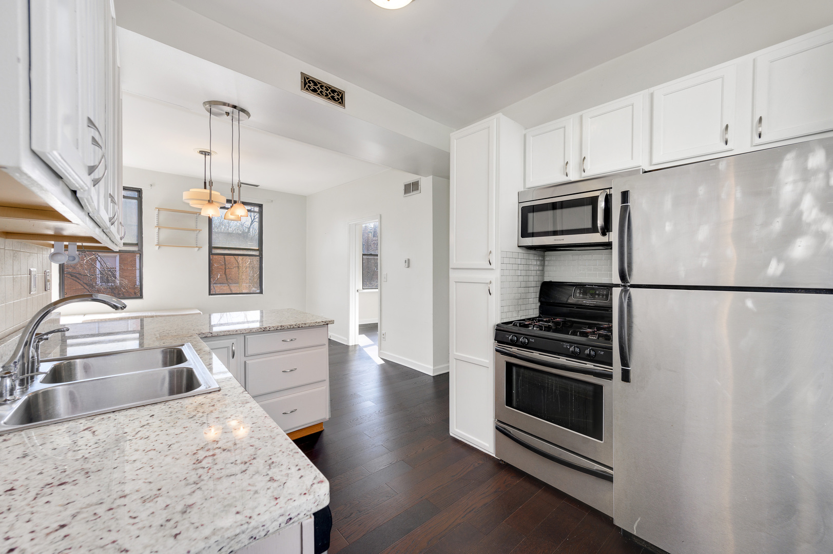 1958 W George Street Unit: 2