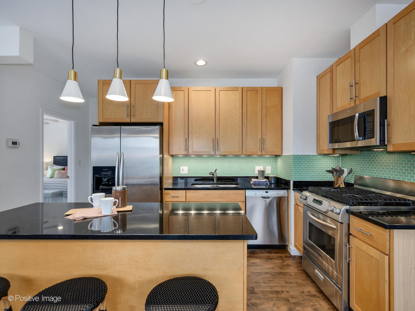 1702 N Artesian Avenue Unit: 2W