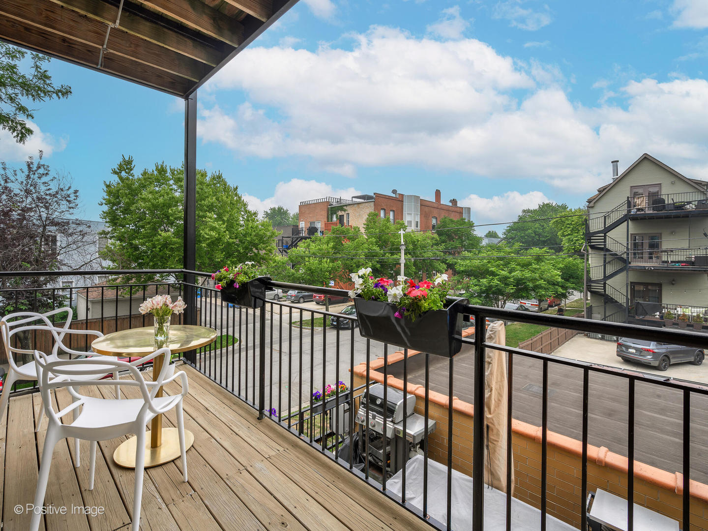 1702 N Artesian Avenue Unit: 2W